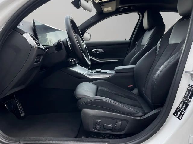 BMW 330 330i M-Sport Sedan xDrive