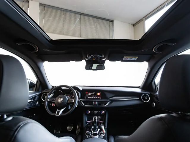 Alfa Romeo Stelvio AWD Quadrifoglio