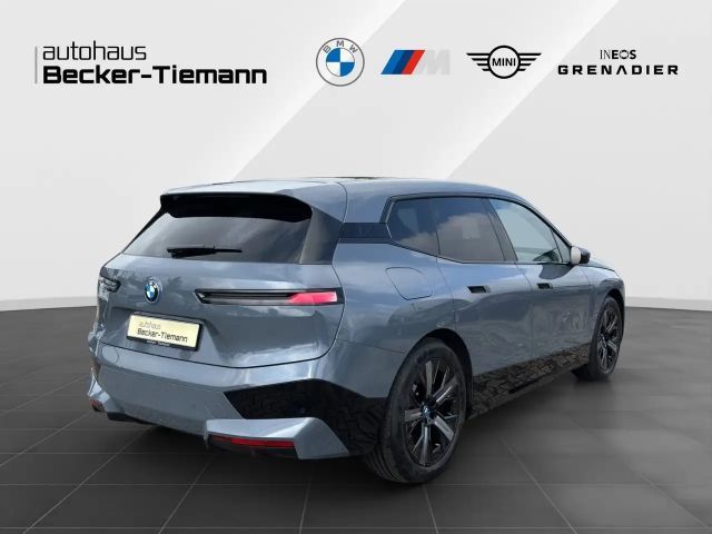 BMW iX xDrive40