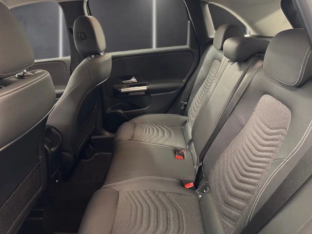 Mercedes-Benz B 200 Progressive Sedan