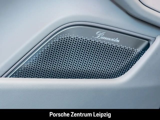 Porsche Taycan 4S Cross Turismo