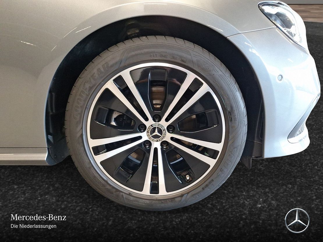 Mercedes-Benz E 200 4MATIC Cabriolet