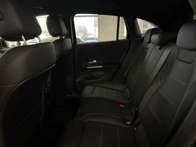 Mercedes-Benz GLA 200 AMG Line GLA 200 d