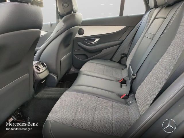 Mercedes-Benz E 200 AVANTGARDE Estate