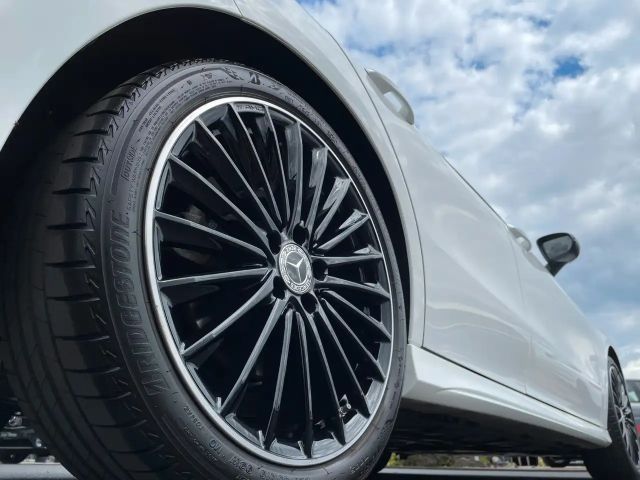 Mercedes-Benz CLA 200 AMG Line Coupé