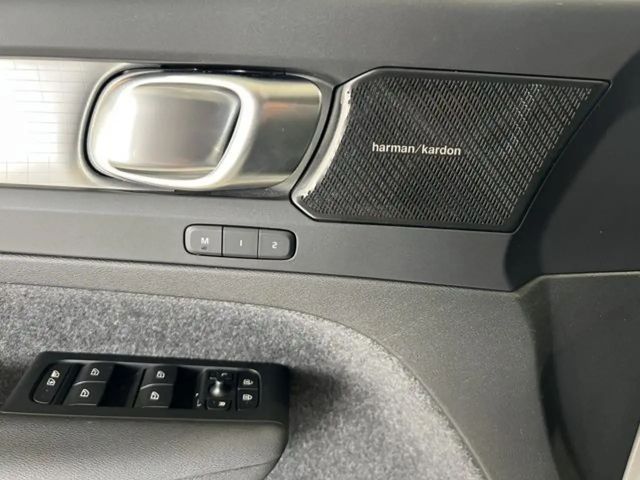 Volvo XC40 Dark Plus