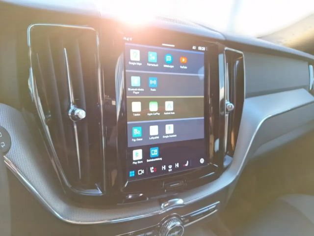 Volvo XC60 AWD Dark Plus