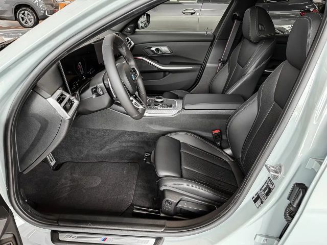 BMW 320 320i M-Sport Sedan