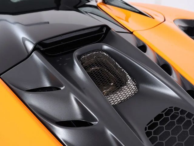 McLaren Artura Spider