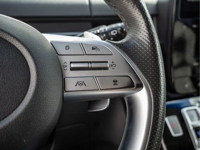 Hyundai Staria Signature