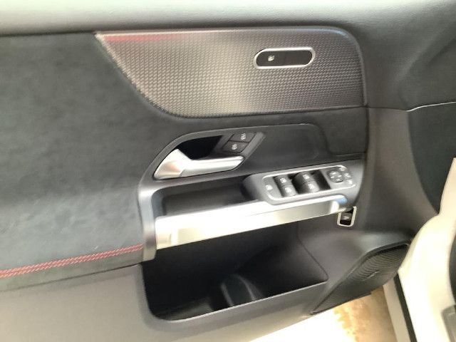 Mercedes-Benz EQB 300 4MATIC