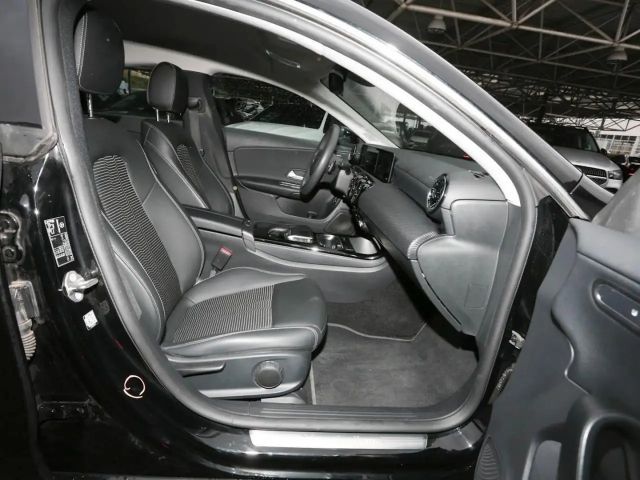 Mercedes-Benz CLA 250 CLA 250 e Coupé