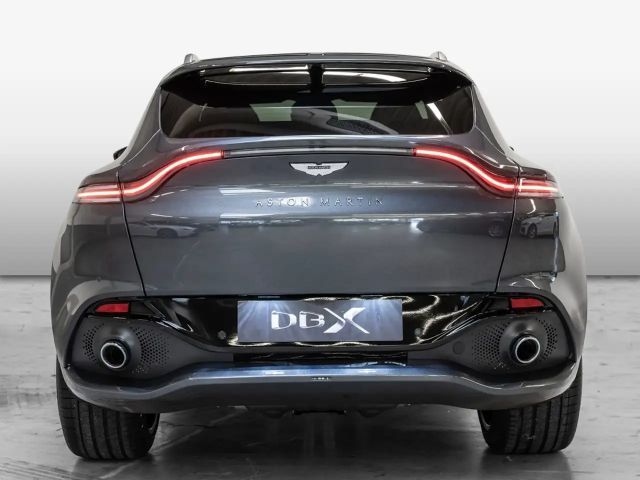 Aston Martin DBX Magnetic Silver Onyx Black