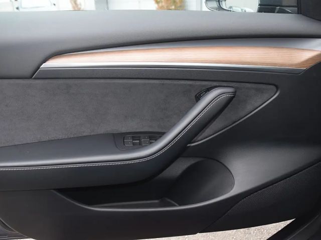 Tesla Model 3 AWD Long Range