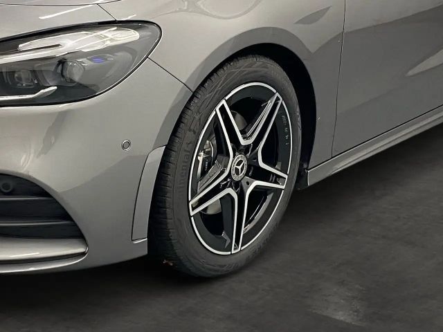 Mercedes-Benz B 180 AMG Line Sedan