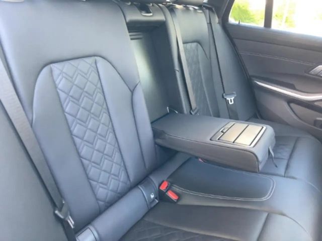 BMW 330 330e Touring xDrive