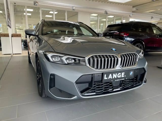 BMW 330 330i M-Sport xDrive