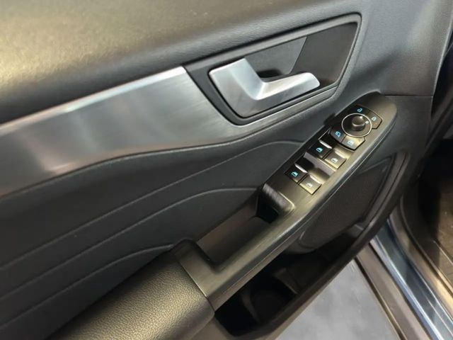 Ford Kuga Plug in Hybrid Titanium