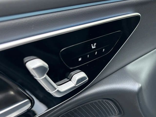 Mercedes-Benz E 220 AMG Line E 220 d Sedan