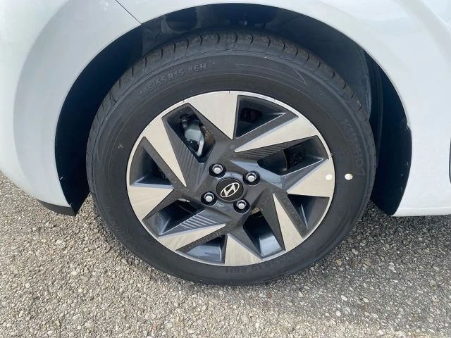 Hyundai i10 GO Plus 1,0 MT a5bu1 Schwarzes Dach