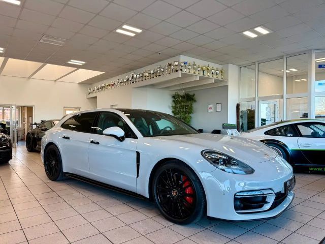 Porsche Panamera GTS Sport Turismo