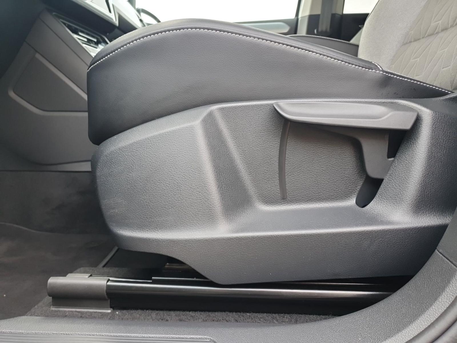 Volkswagen Touran GOAL *7 SITZER*AHK*LED*ACC*DCC*MATRIX*