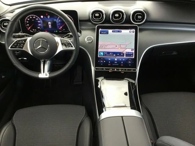 Mercedes-Benz C 180 Sedan