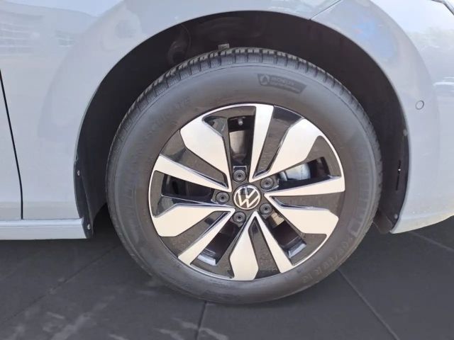 Volkswagen Golf 1.0 TSI IQ.Drive Life Variant