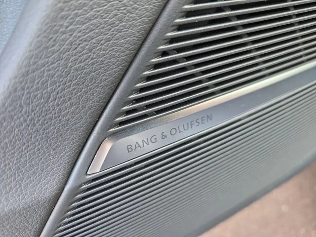 Audi SQ8 TFSI V8 MATRIX PANO HuD B&O AHK 22"