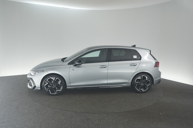 Volkswagen Golf 1.5 eTSI DSG Golf VIII R-Line