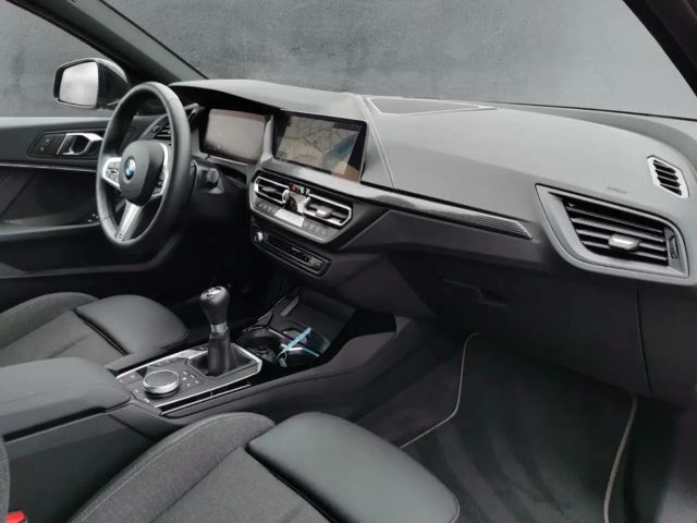 BMW 118 118i Sedan Sport Line