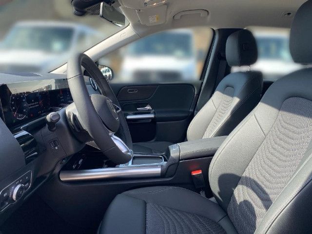 Mercedes-Benz B 180 Sedan