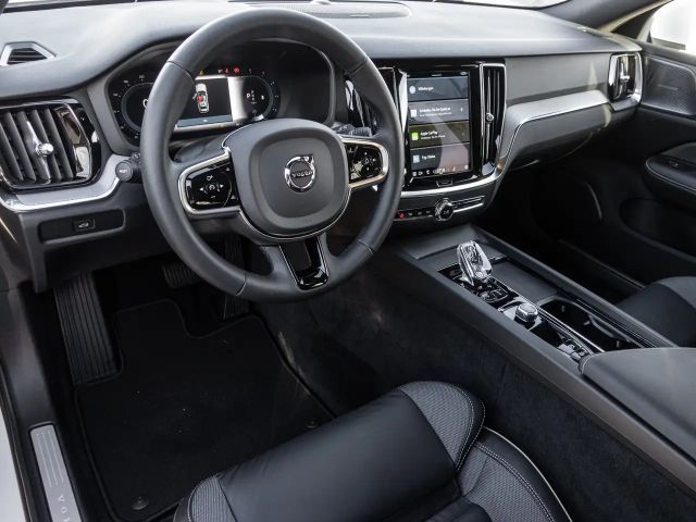 Volvo V60 Cross Country AWD Plus