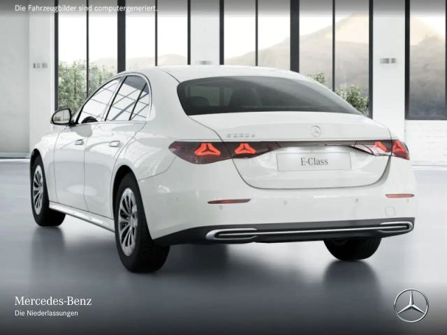 Mercedes-Benz E 220 AVANTGARDE E 220 d Sedan