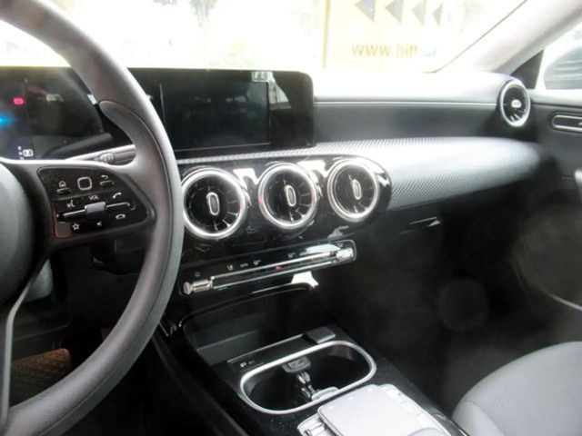 Mercedes-Benz CLA 200 8G Navi/SHZ/Virt/PDC/36Tkm