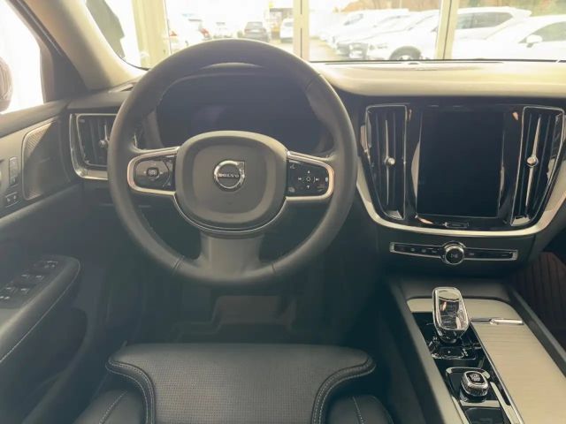 Volvo V60 Cross Country AWD Plus