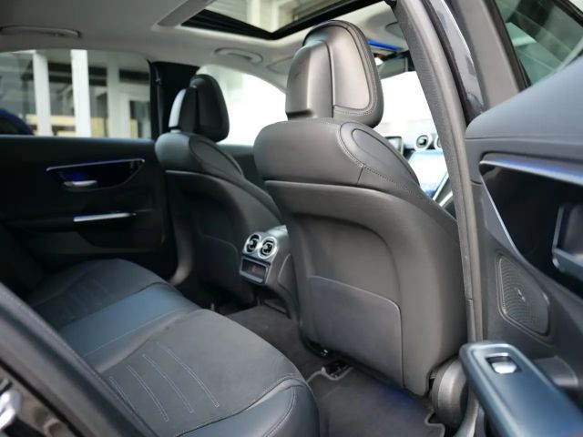 Mercedes-Benz C 220 AMG Line C 220 d Sedan