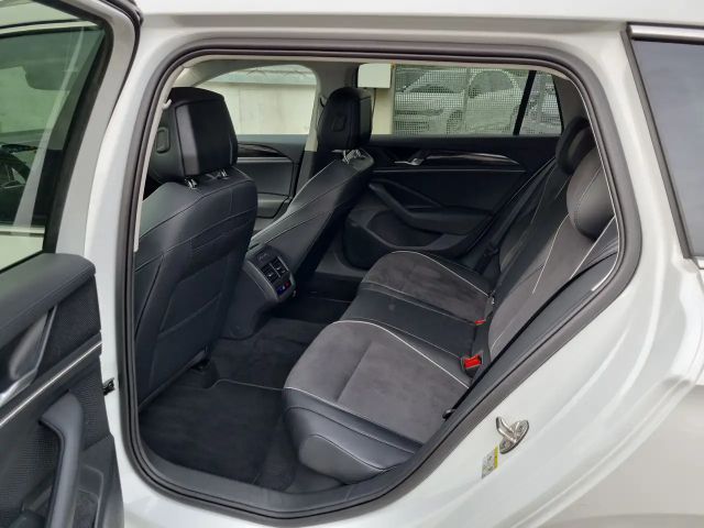 Volkswagen Passat 2.0 TDI Business DSG Variant