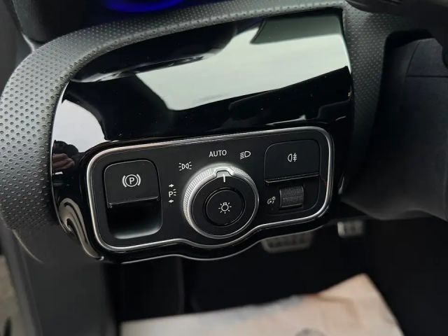 Mercedes-Benz A 200 A 200 d AMG Line