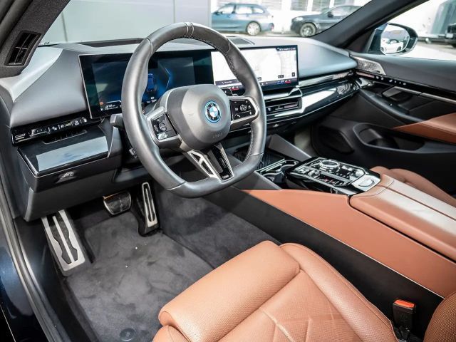 BMW 530 530e M-Sport Sedan