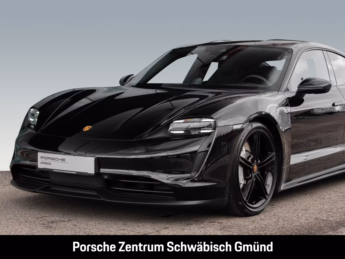 Porsche Taycan Basis Surround-View Luftfederung 21-Zoll