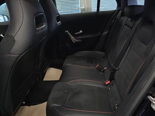 Mercedes-Benz CLA 200 AMG Line