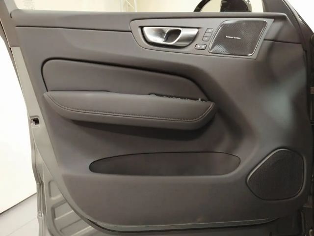 Volvo XC60 AWD Dark Plus T6