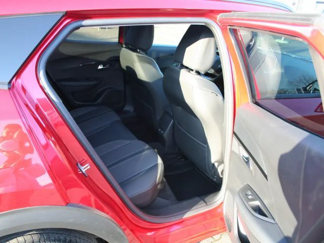 Peugeot E-2008 Allure Pack