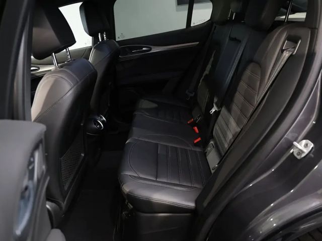 Alfa Romeo Stelvio AT8 Q4 Veloce