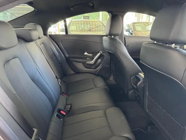 Mercedes-Benz CLA 180 Coupé Progressive