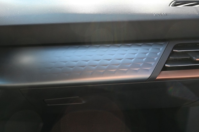 Cupra Born Born HUD LED PDC Kamera ACC