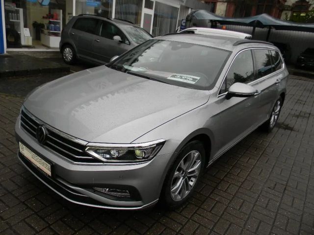 Volkswagen Passat Business DSG IQ.Drive Variant