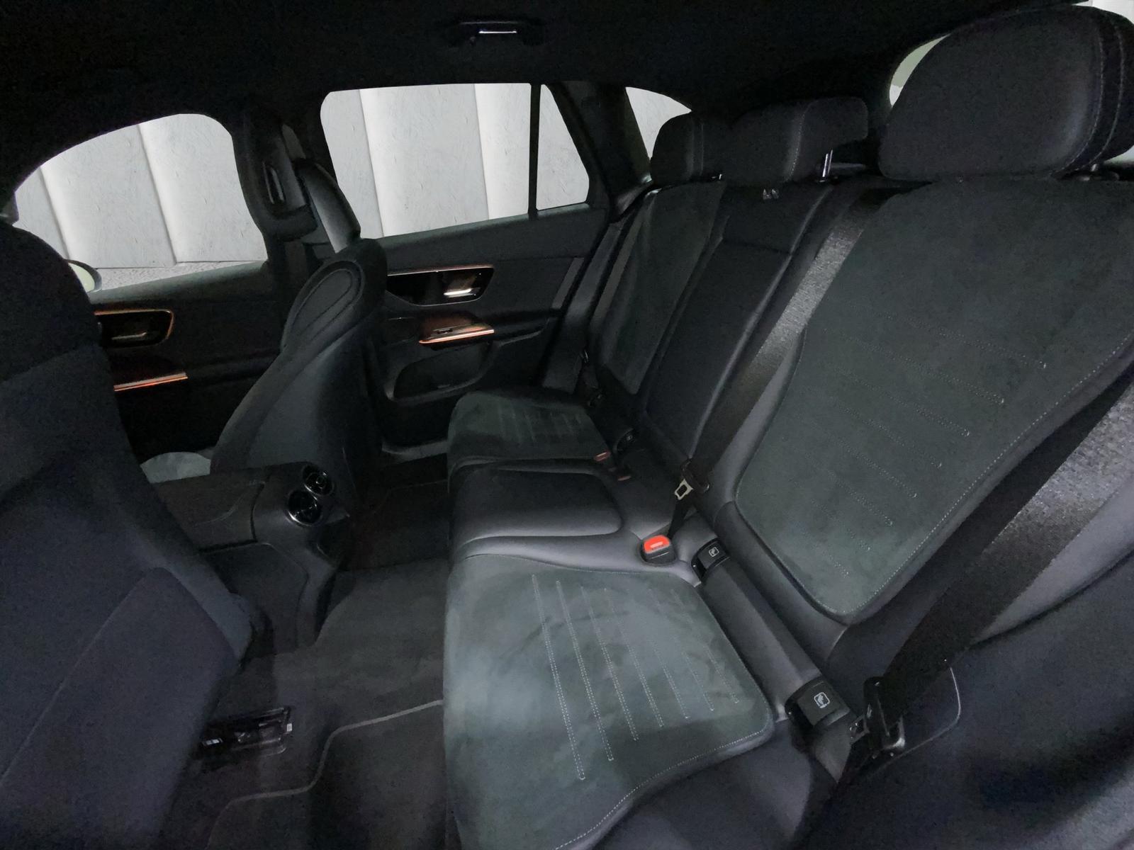 Mercedes-Benz GLC 300 4MATIC AMG Line GLC 300 d