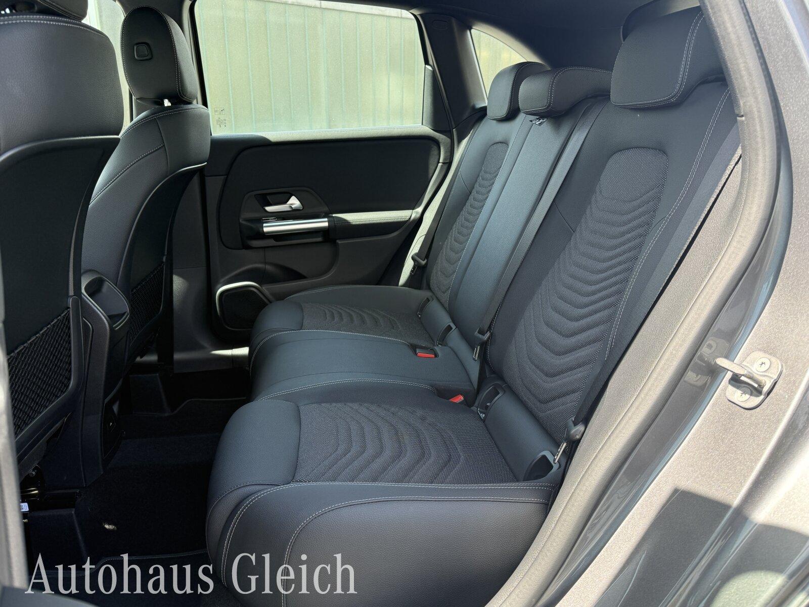 Mercedes-Benz B 200 Progressive Sedan